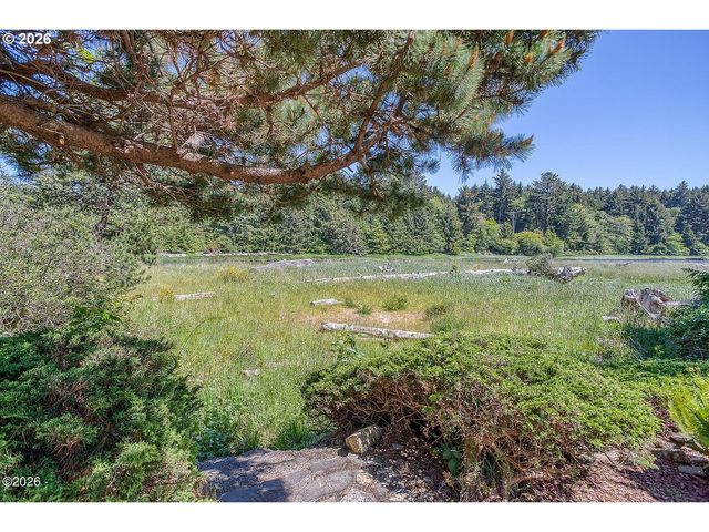 4702 Se 51ST St, Lincoln City, OR 97367