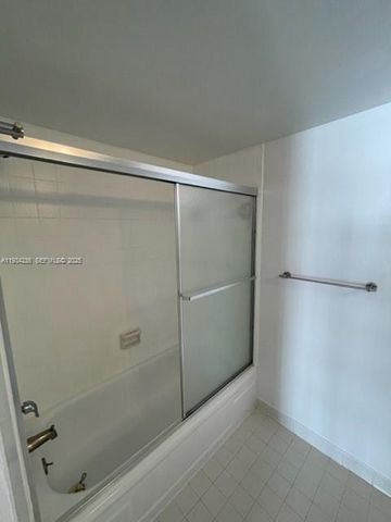 600 NE 36 ST 1205, Miami, FL 33137