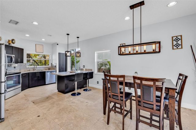 20709 NW 1st St, Pembroke Pines, FL 33029