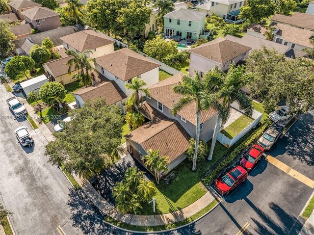 20709 NW 1st St, Pembroke Pines, FL 33029