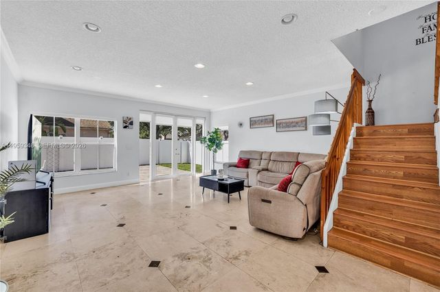 20709 NW 1st St, Pembroke Pines, FL 33029