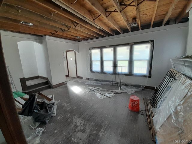12558 Wilshire Drive, Detroit, MI 48213