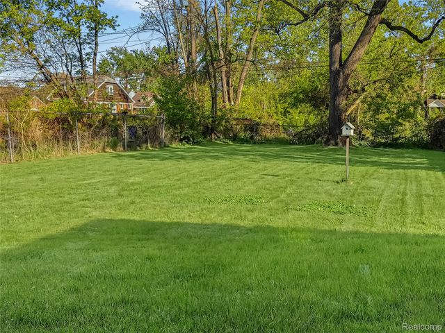 12558 Wilshire Drive, Detroit, MI 48213