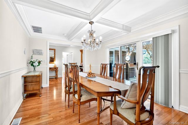 21 Barnaby Lane, Hartsdale, NY 10530