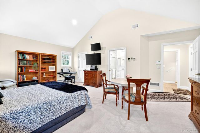 21 Barnaby Lane, Hartsdale, NY 10530