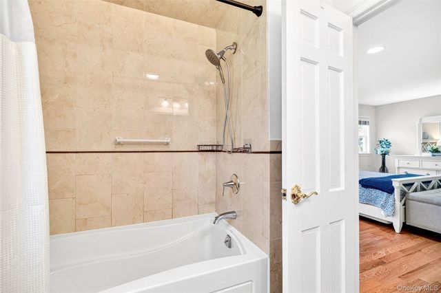 21 Barnaby Lane, Hartsdale, NY 10530