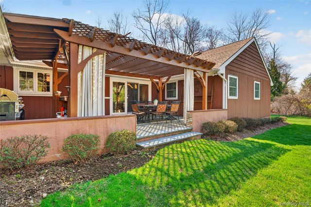 21 Barnaby Lane, Hartsdale, NY 10530