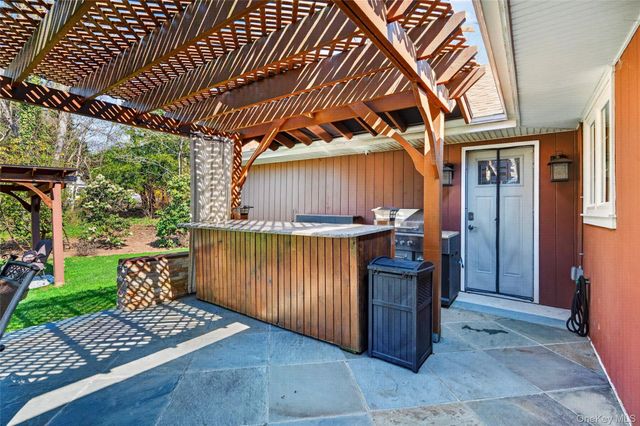 21 Barnaby Lane, Hartsdale, NY 10530