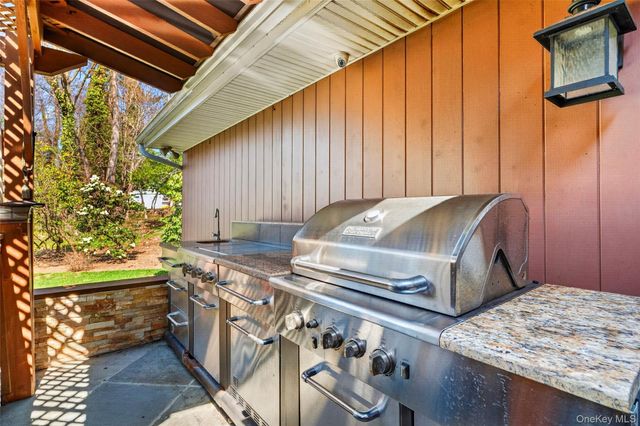 21 Barnaby Lane, Hartsdale, NY 10530