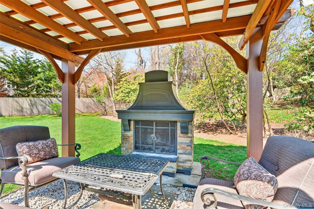 21 Barnaby Lane, Hartsdale, NY 10530