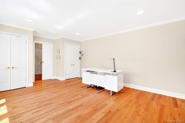 21 Barnaby Lane, Hartsdale, NY 10530