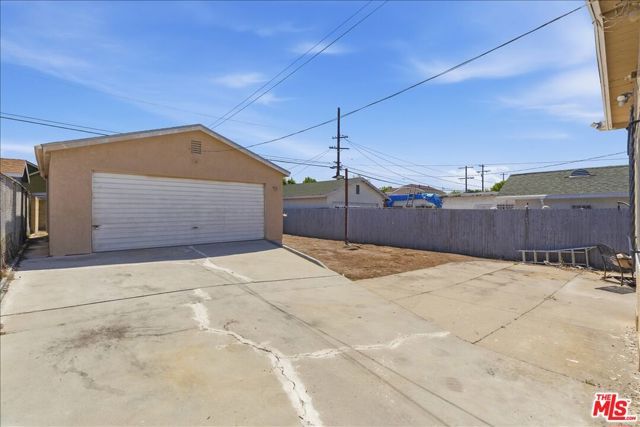1232 W 74th Street, Los Angeles, CA 90044