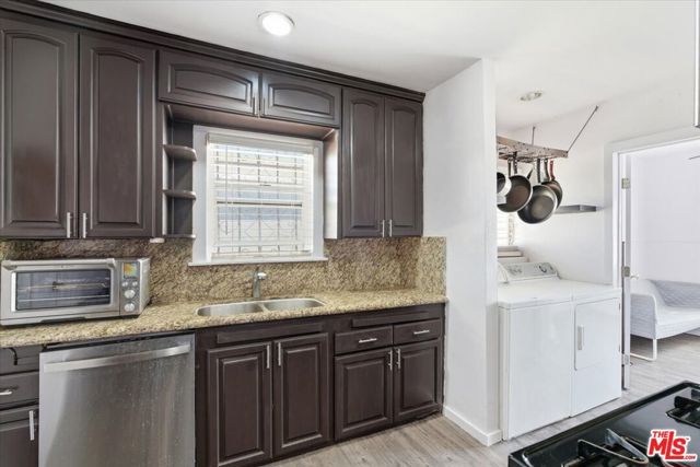 1232 W 74th Street, Los Angeles, CA 90044