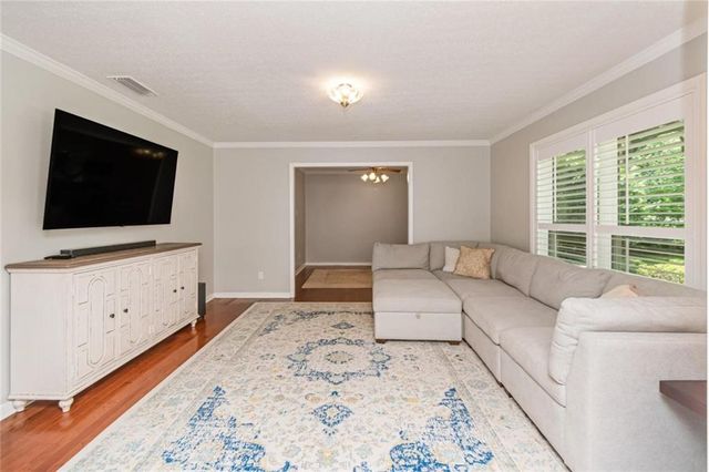 3909 Hillcrest Lane, Mobile, AL 36693