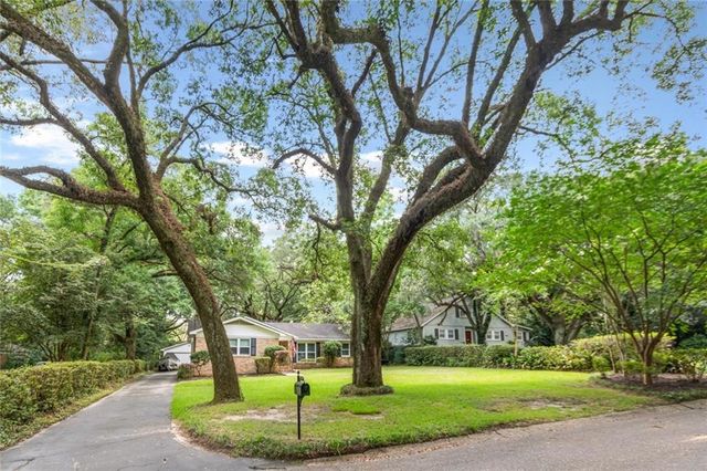 3909 Hillcrest Lane, Mobile, AL 36693