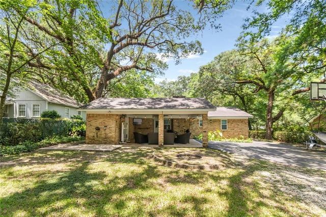 3909 Hillcrest Lane, Mobile, AL 36693