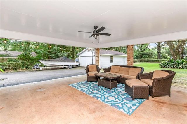3909 Hillcrest Lane, Mobile, AL 36693