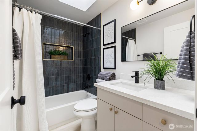 5134 S Wallace Street, Seattle, WA 98178