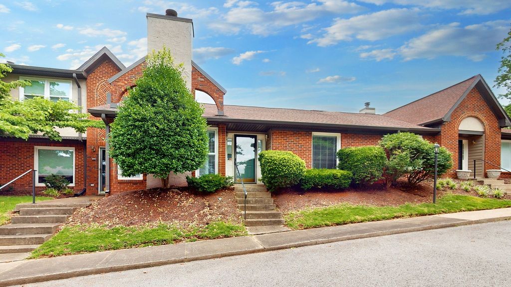 210 Highland Villa Cir, Nashville, TN 37211