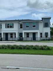 747 SE Central Parkway 42, Stuart, FL 34994