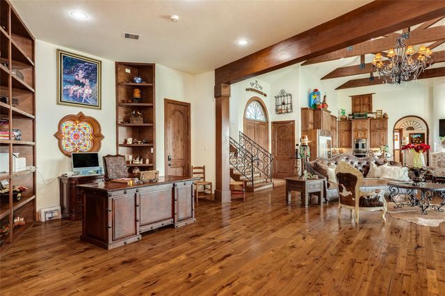 506 Sunset Circle, Tiki Island, TX 77554