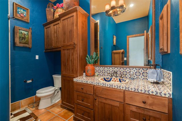 506 Sunset Circle, Tiki Island, TX 77554