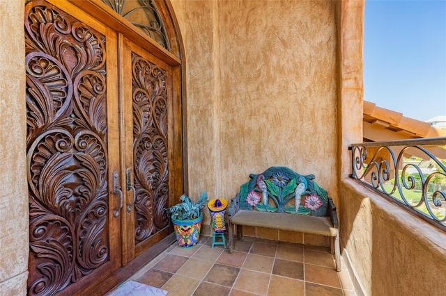 506 Sunset Circle, Tiki Island, TX 77554