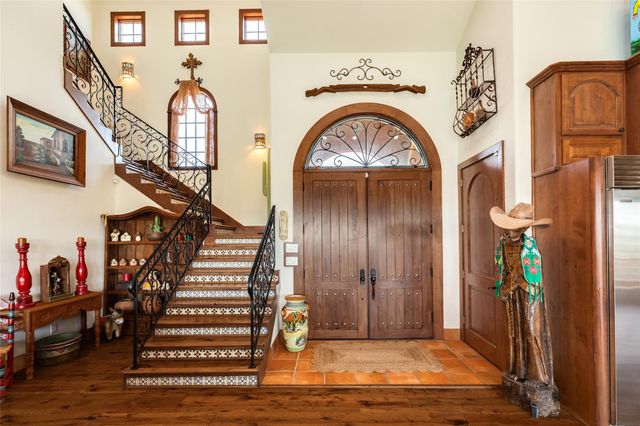 506 Sunset Circle, Tiki Island, TX 77554