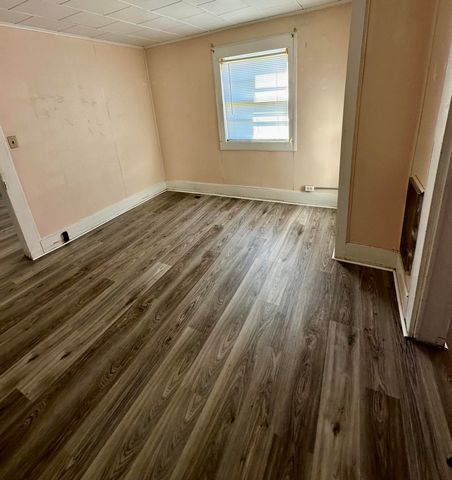 556 W Columbia Avenue, Monticello, KY 42633