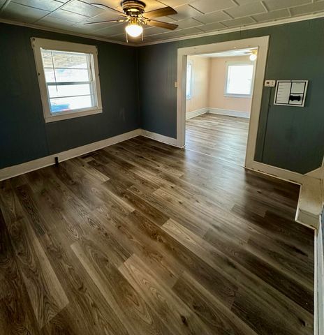 556 W Columbia Avenue, Monticello, KY 42633