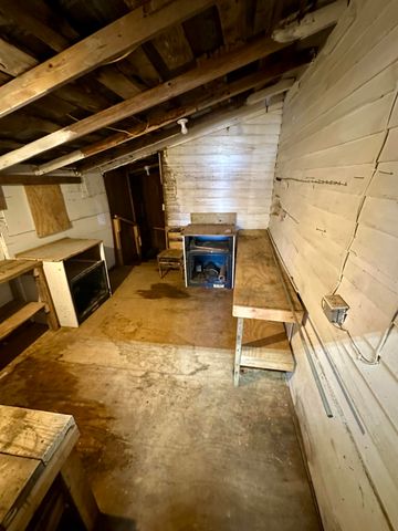 556 W Columbia Avenue, Monticello, KY 42633