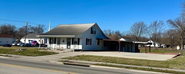 556 W Columbia Avenue, Monticello, KY 42633