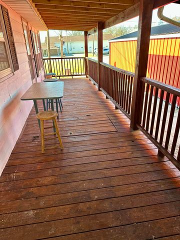 556 W Columbia Avenue, Monticello, KY 42633