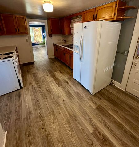 556 W Columbia Avenue, Monticello, KY 42633