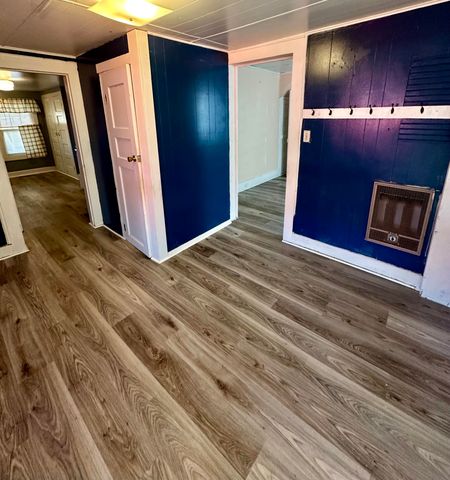 556 W Columbia Avenue, Monticello, KY 42633