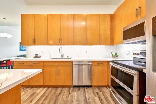 3223 W 6th Street 1005, Los Angeles, CA 90020