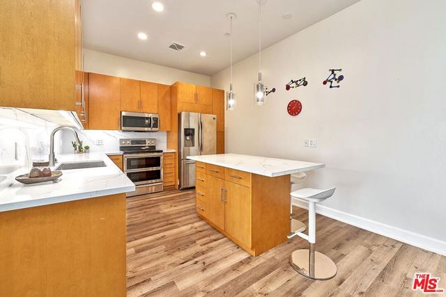 3223 W 6th Street 1005, Los Angeles, CA 90020