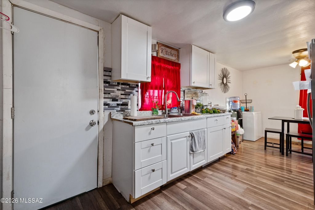Image 10 of property listing at Address unavailable.