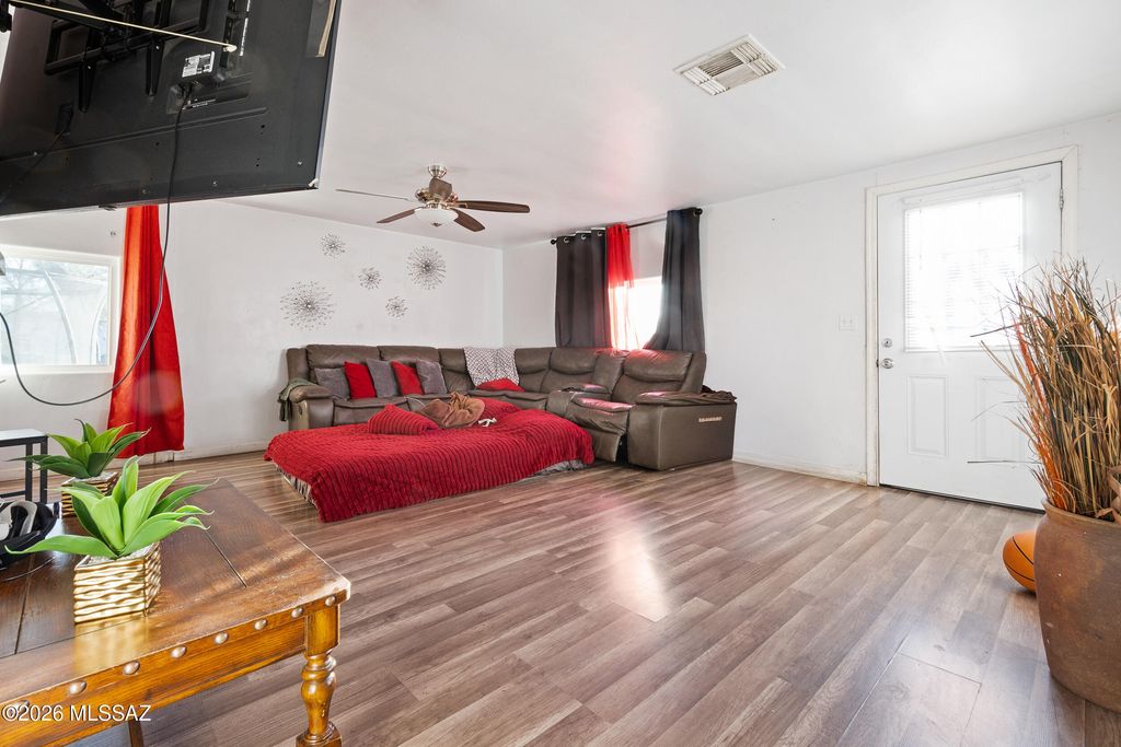 Image 5 of property listing at Address unavailable.