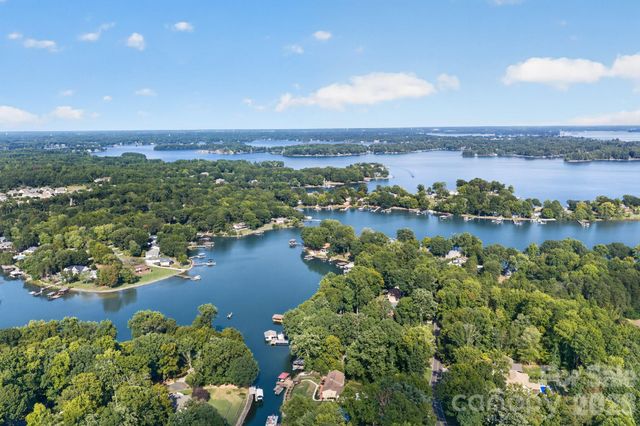 8281 Fairfield Forest Road, Denver, NC 28037
