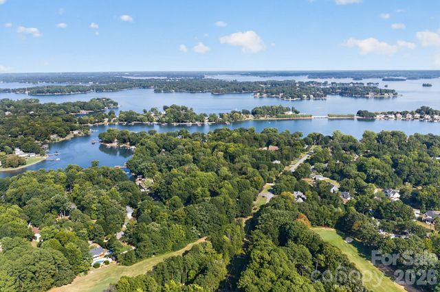 8281 Fairfield Forest Road, Denver, NC 28037