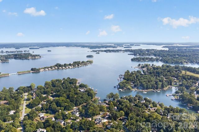 8281 Fairfield Forest Road, Denver, NC 28037