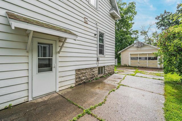739 MONROE STREET, Oshkosh, WI 54901