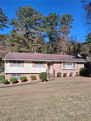 2719 Waleska Way, East Point, GA 30344