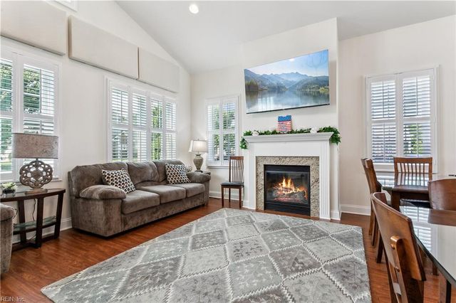 6905 Colemans Crossing AVE, Hayes, VA 23072