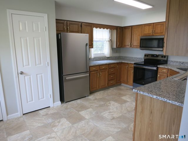 1808 Southgate Lane, Colchester, CT 06415