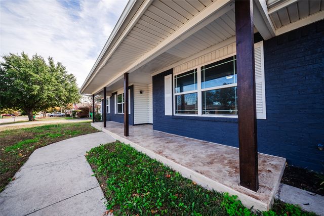 1911 College Street, Gainesville, TX 76240