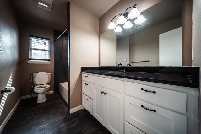 1911 College Street, Gainesville, TX 76240