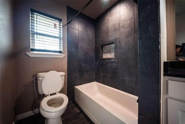 1911 College Street, Gainesville, TX 76240