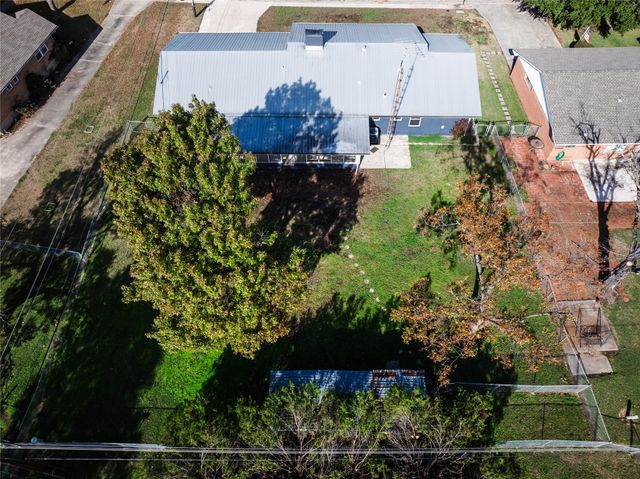 1911 College Street, Gainesville, TX 76240